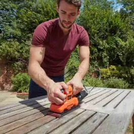 Black&Decker BEW220KAX vibraciona brusilica 150W