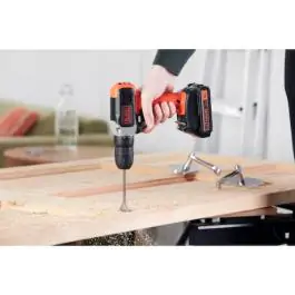 Black&Decker BCD003C2K Aku bušilica, 18V 2x1.5Ah