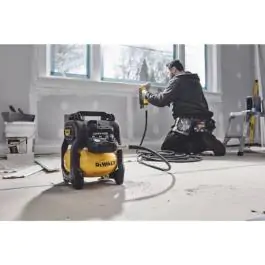 DeWalt Aku kompresor 18V 9.7 bar Solo